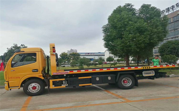 汕尾定远24小时拖车救援电话号码，定远道路救援公司怎么收费的
